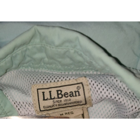 L.L. Bean Vented Button Down Size M - Picture 3 of 3